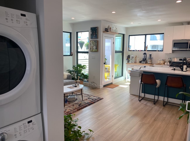 Building Photo - 315 S Hamel Rd