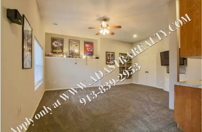 Building Photo - Beautiful 4 Bed 3 Bath Home in Olathe-Comi...