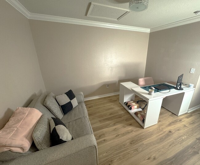 Building Photo - Hillcroft Drive