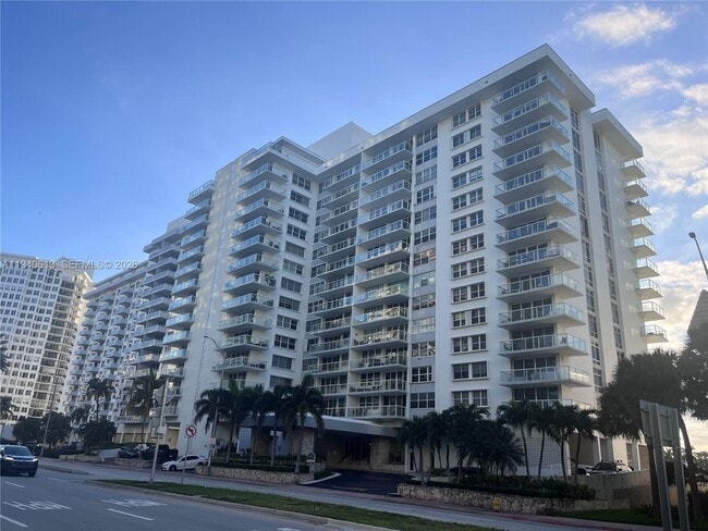 Building Photo - 5750 Collins Ave