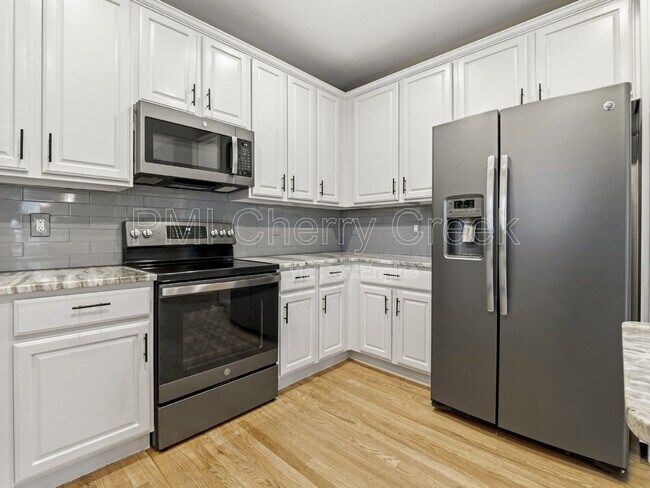 Building Photo - 10740 Southhaven Cir
