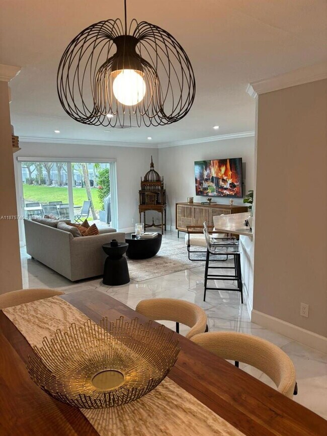 Building Photo - 16207 Sierra Palms Dr