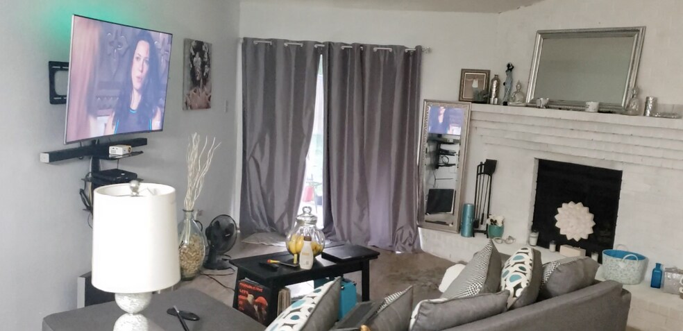 Building Photo - 1717 Dynasty Dr