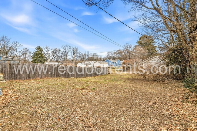 Building Photo - 3729 Kinnear Ave