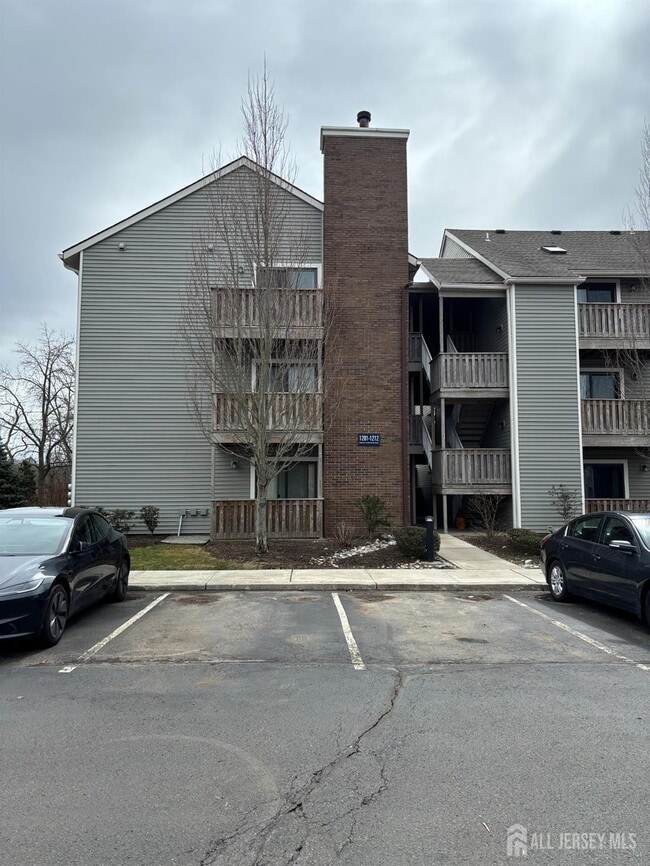 Building Photo - 1700 Ravens Crest Dr