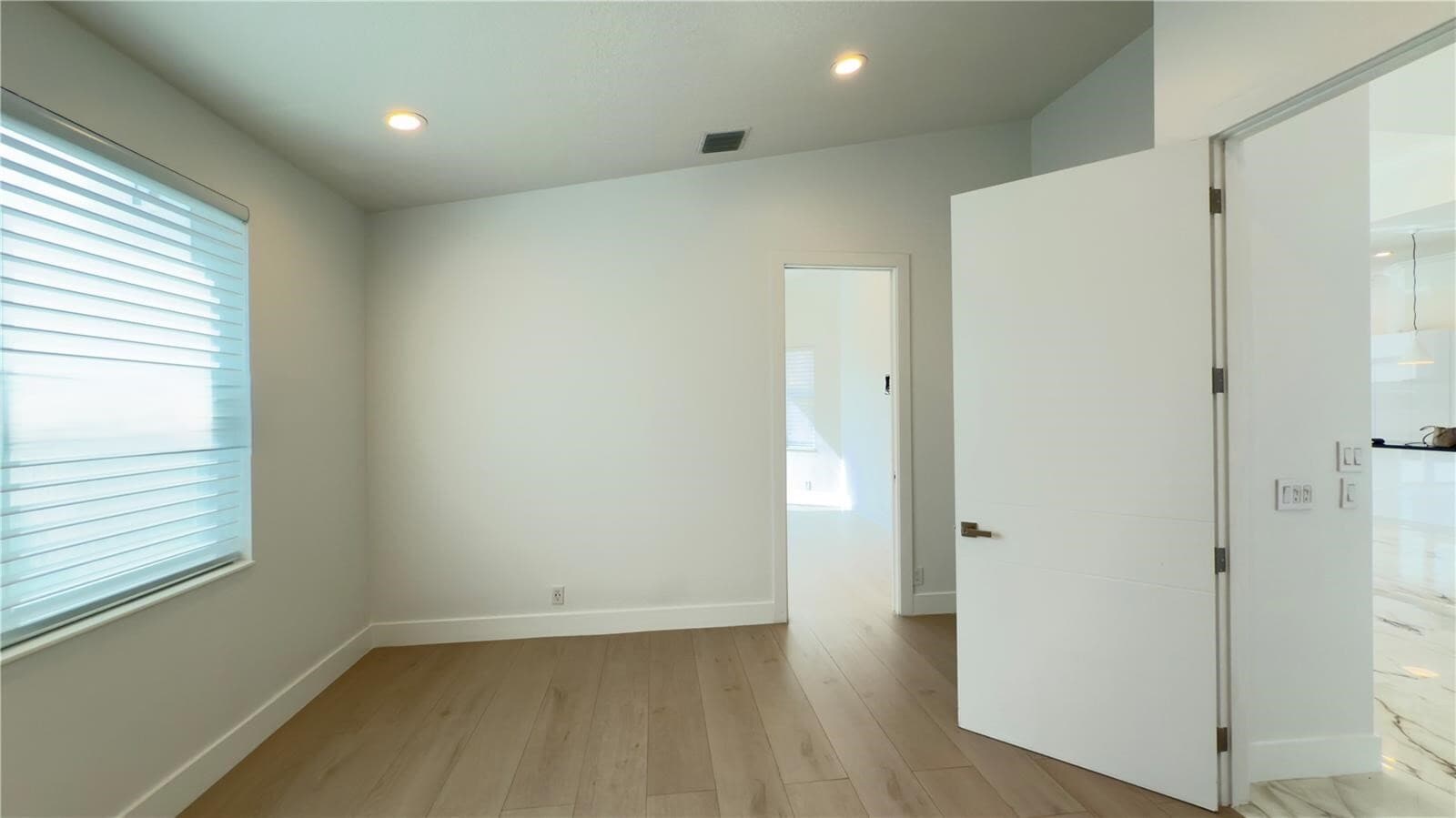 Building Photo - 3763 Oak Ridge Cir