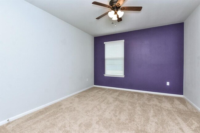 Building Photo - 132 Denton Dr