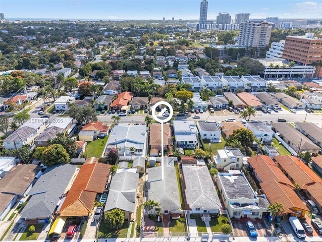 Building Photo - 3640 SW 25th St