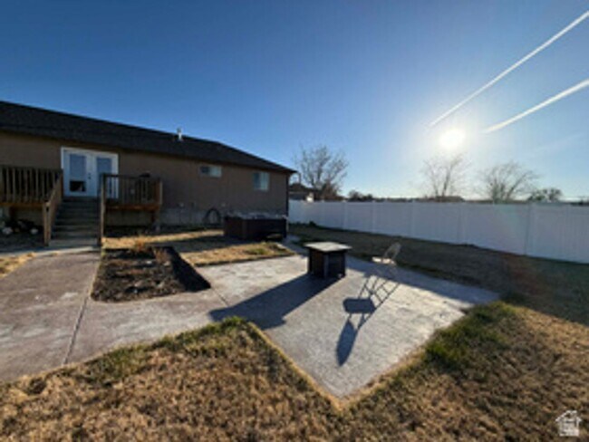 Building Photo - 2095 W 4100 N