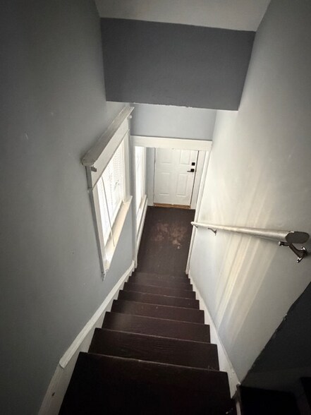 Building Photo - 269 Sargeant St