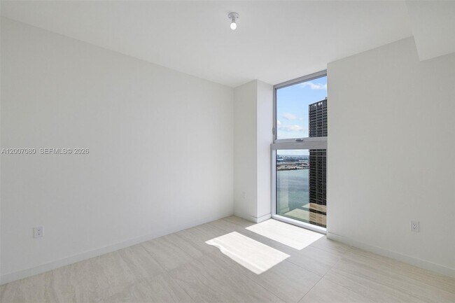 Building Photo - 77 SE 5th St