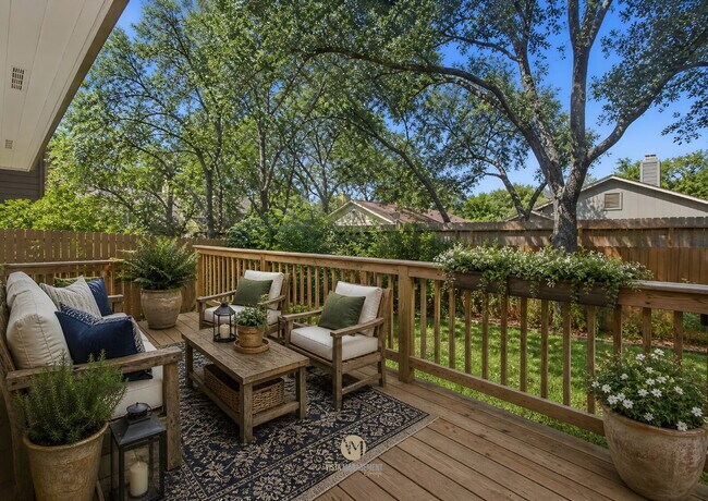 Building Photo - 13811 Stone Hollow