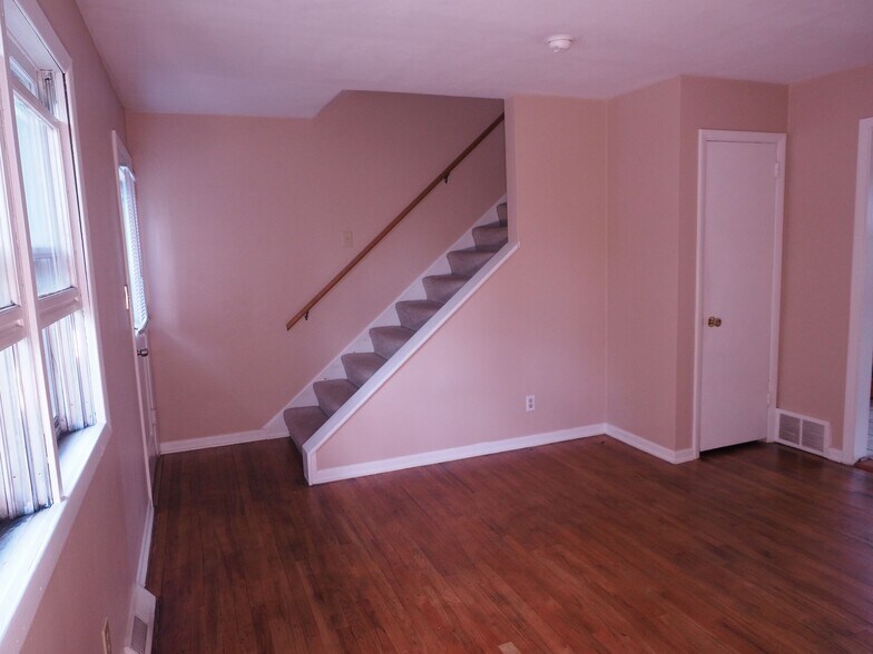 Building Photo - 4019 Rilling Ave