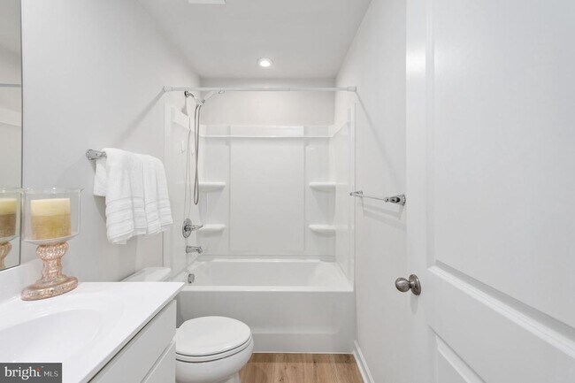 Building Photo - 7233 Statesman Blvd