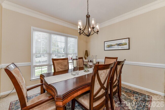 Building Photo - 10645 Castlehill Dr