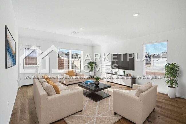 Building Photo - 800 NE 102nd Ter