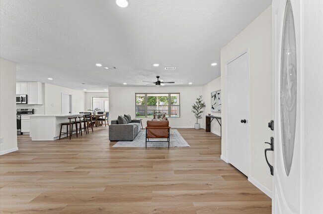 Building Photo - 2914 Riata Ln