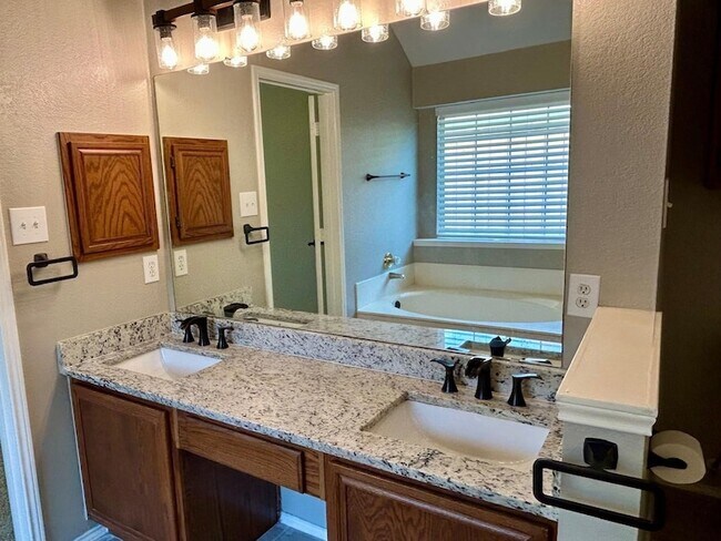 Building Photo - 7928 Hazeltine Dr