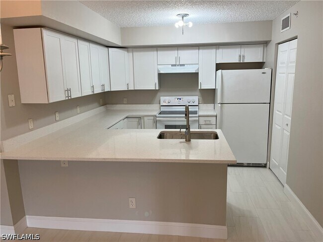 Building Photo - 8735 River Homes Lane