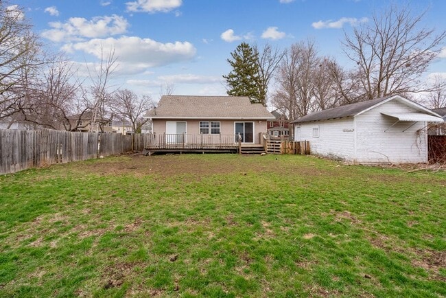 Building Photo - 503 Iowa St