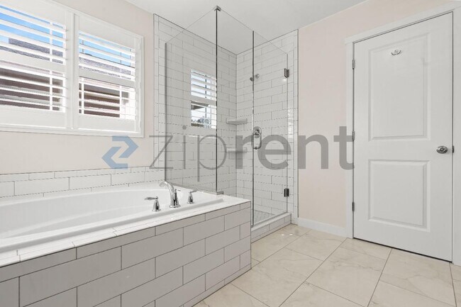 Building Photo - 722 85th Dr SE