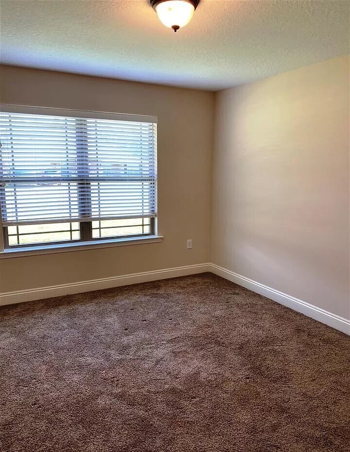 Building Photo - 9167 Tara Cir