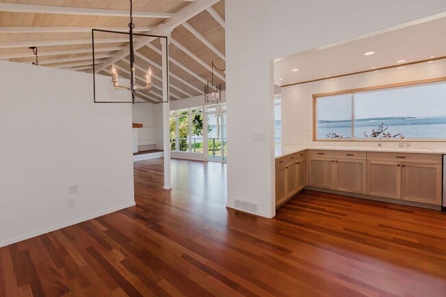 Building Photo - Low Bank Waterfront New Remodel on Huge Lot