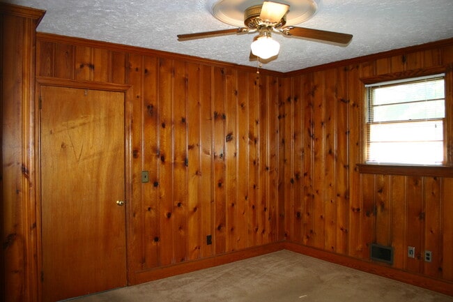Building Photo - 1116 Deerwood St