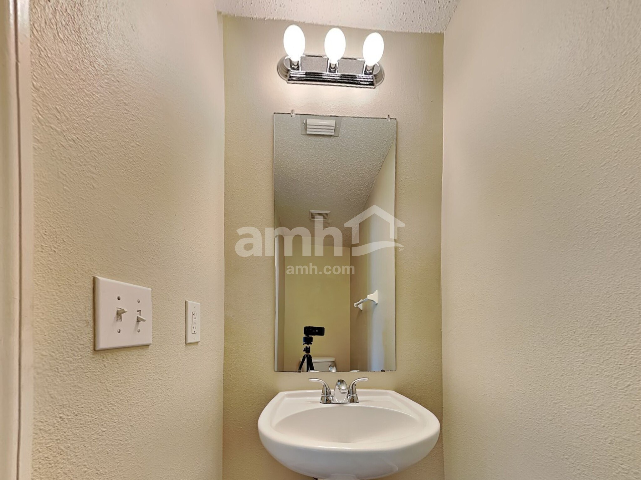 Building Photo - 12613 Longcrest Dr
