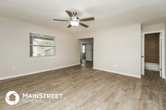 Building Photo - 2065 West Pkwy