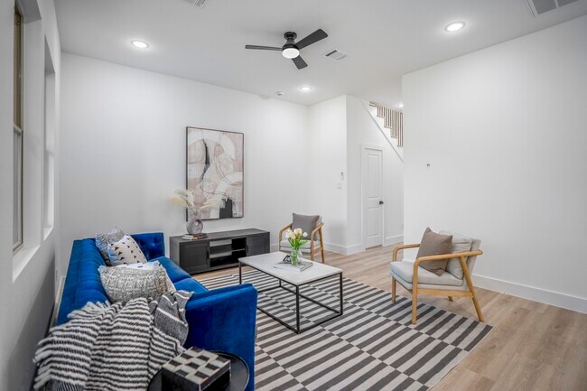 Building Photo - 4201 Oats St