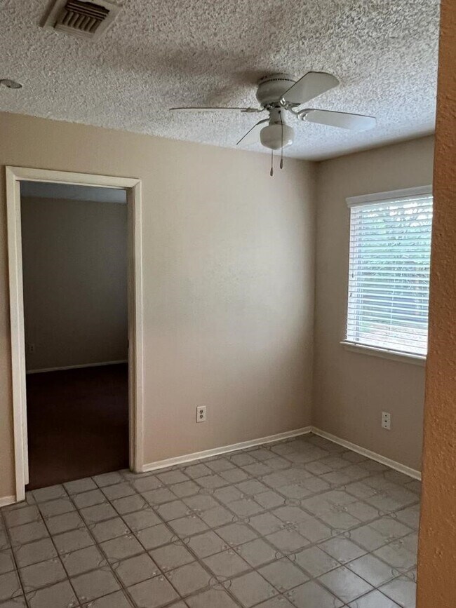 Building Photo - 6707 Loch Bruceray Dr