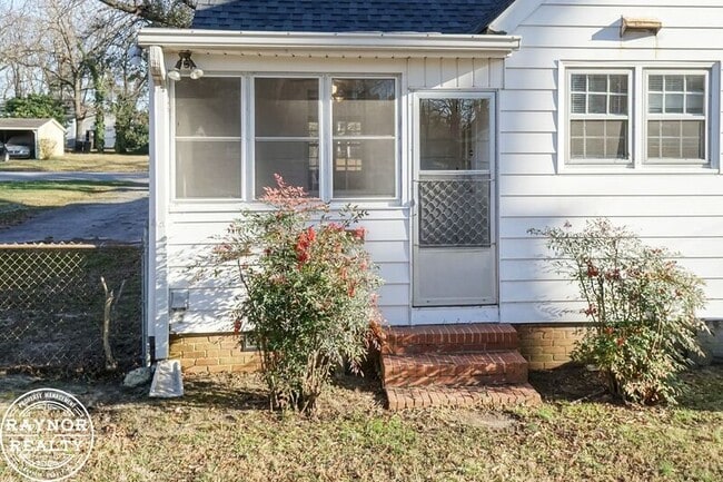 Building Photo - 433 Norvell St