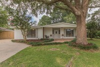 Building Photo - Great 3 bed, 2 bath Home