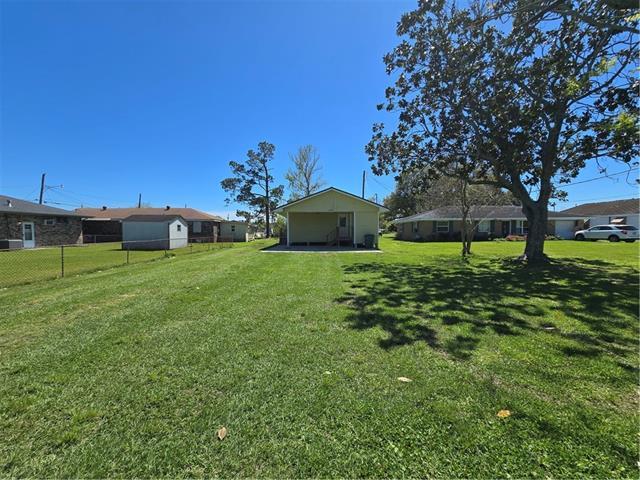 Building Photo - 10483 River Rd