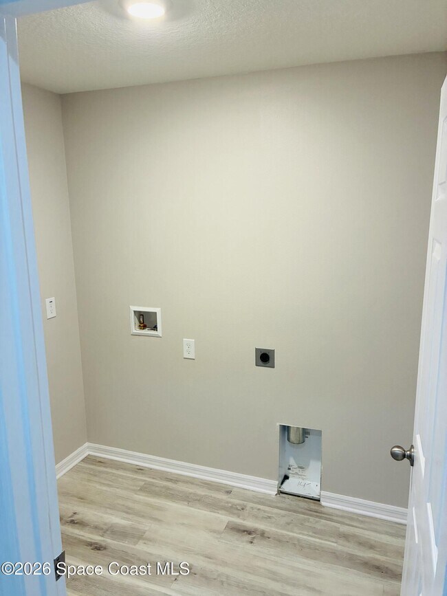 Building Photo - 487 Dadeville St SE