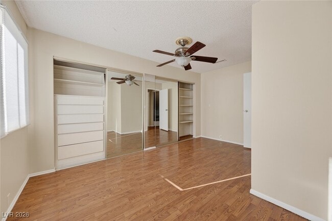 Building Photo - 1114 Vegas Valley Dr