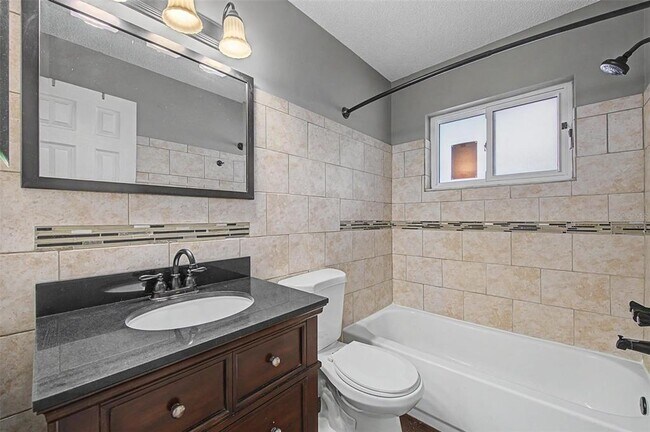 Building Photo - 4212 Gray Squirrel Ln