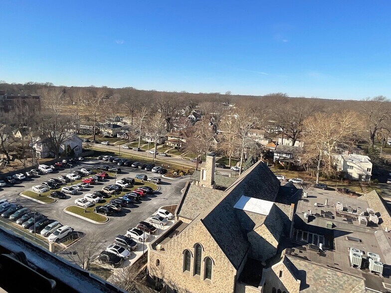 west view - 333 W Meyer Blvd