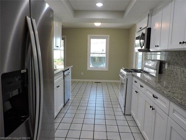 Building Photo - 6724 Riviera Dr