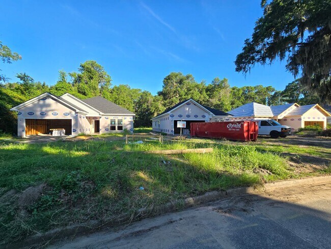 Building Photo - New Home