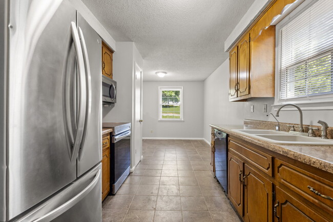 Building Photo - 3 Bedroom home with finished BASEMENT