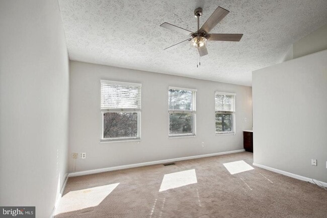 Building Photo - 704 Suffield Dr