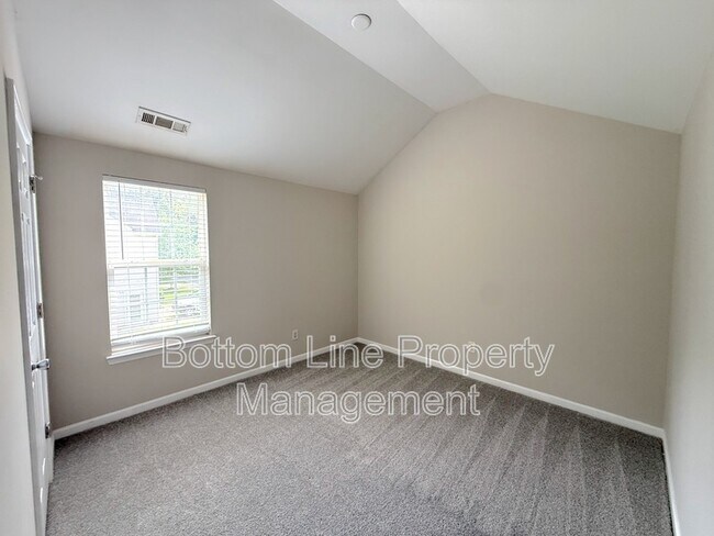 Building Photo - 4133 Robinwood Dr