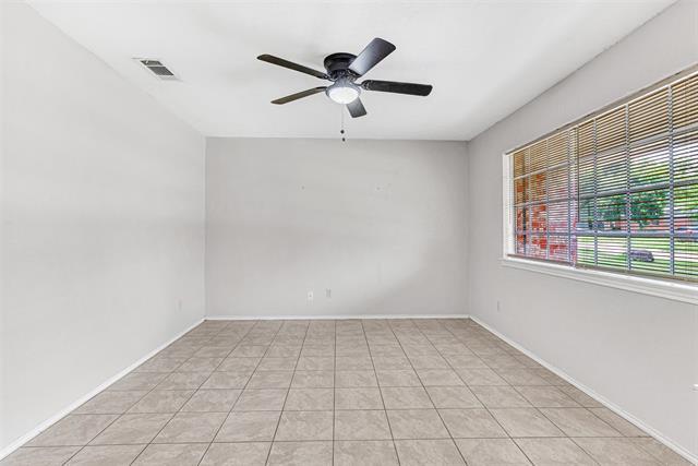 Building Photo - 403 Daisy Dr