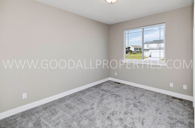 Building Photo - Stunning ranch-style home in Altoona featuring 4 bedrooms and 3 bathrooms, with a finished walk-o...