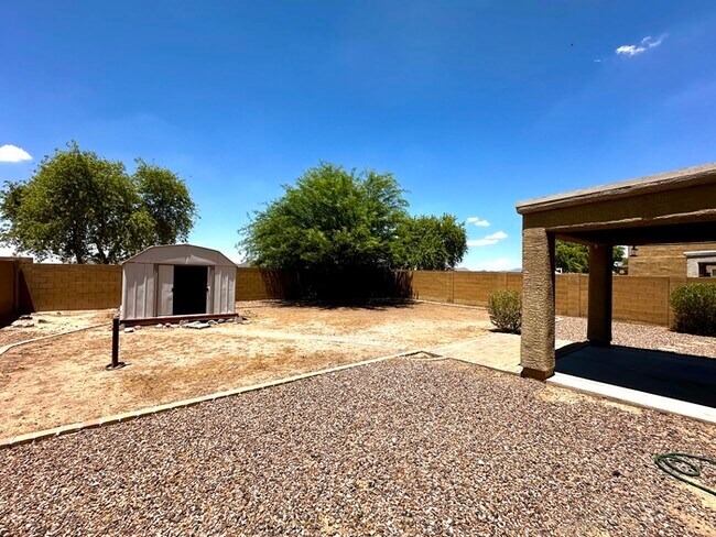 Building Photo - 5 Bedroom Martin Valley