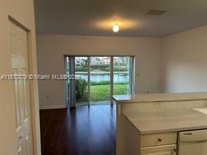 Building Photo - 1555 NE 33rd Rd