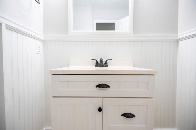 Building Photo - 13314 Ravensway Dr