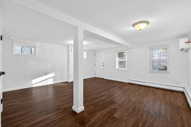 Building Photo - 104 McAdoo Ave